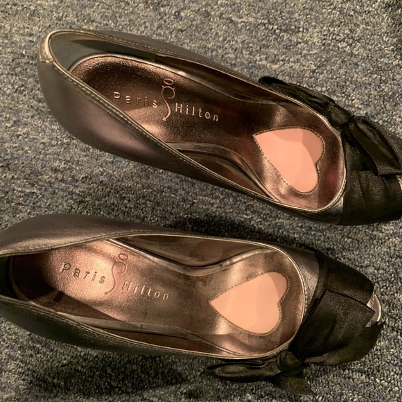 Paris Hilton silver heels - Picture 5 of 8